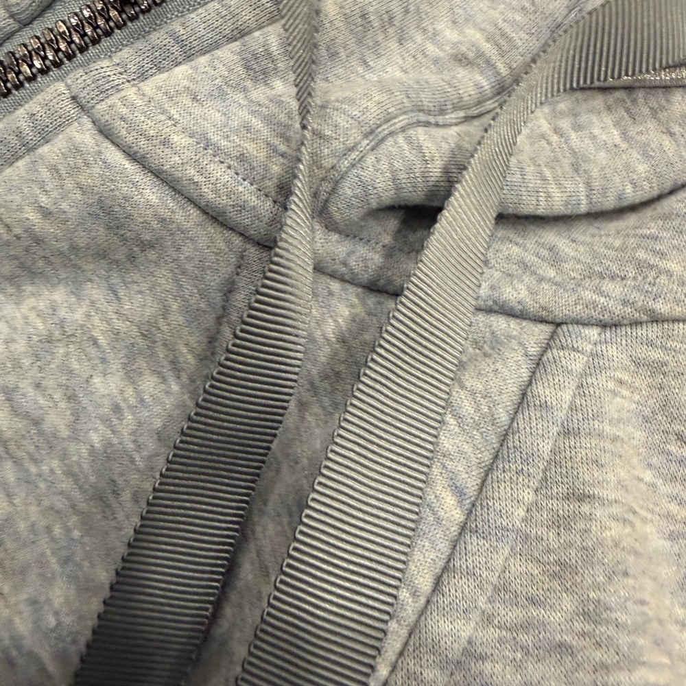 Lululemon Women’s Gray Zip-Up Hoodie Size 6 - Picture 5 of 11